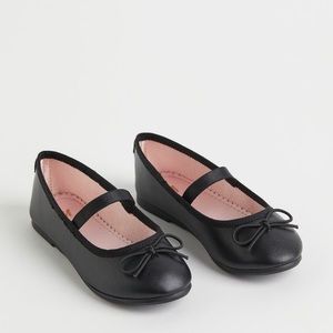 Toddler girl black ballet flats. Size 26EU.